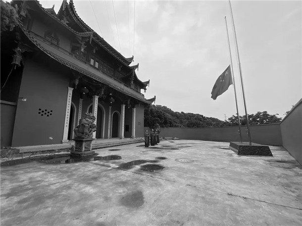 福建佛教界默哀诵经降半旗 深切悼念抗击新冠肺炎疫情斗争牺牲烈士和逝者同胞