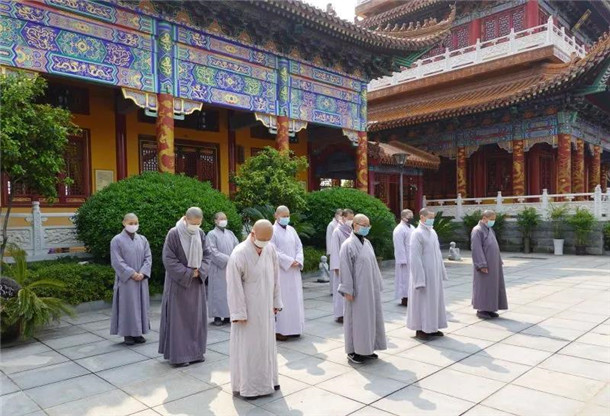 缅怀英烈，悼念同胞 | 湖北省佛教界举行哀悼活动