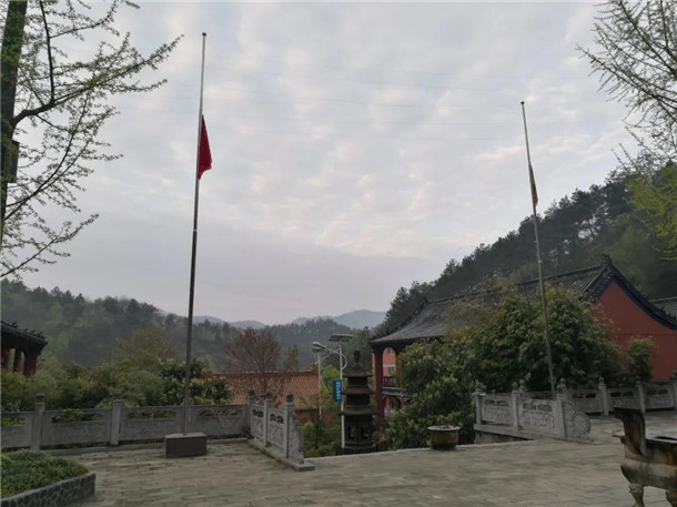 缅怀英烈，悼念同胞 | 湖北省佛教界举行哀悼活动