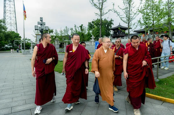 中国藏语系高级佛学院师生赴湘潭大唐兴寺湖南佛学院新校